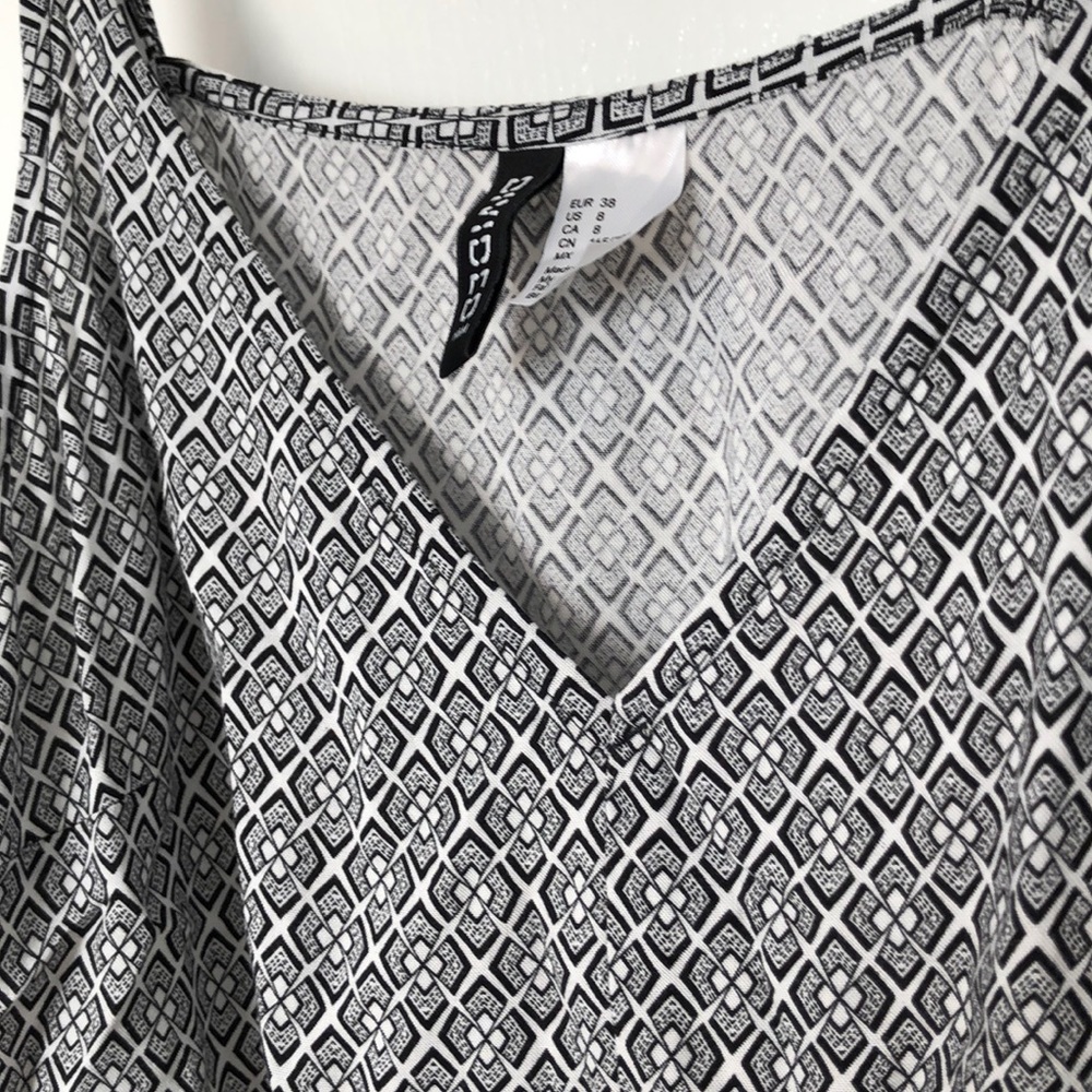 H&M Patterned Romper - Picture 3 of 3